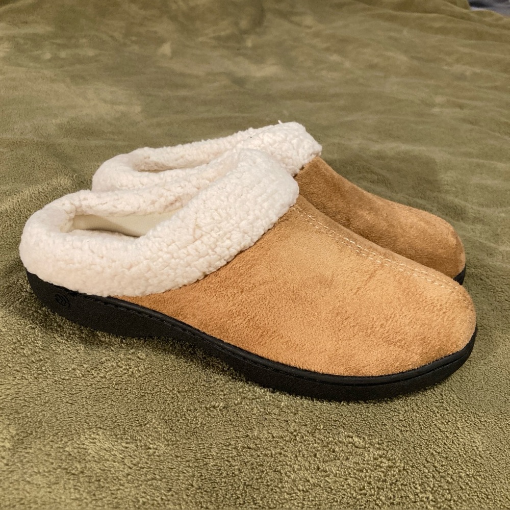 NWOT Isotoner Open Back Faux Fur Slippers Tan Cream Size L 8.5-9